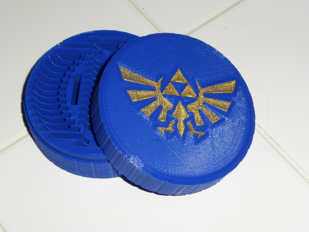Nintendo Switch Twist Lock Game Case (cap w/ Zelda logo)