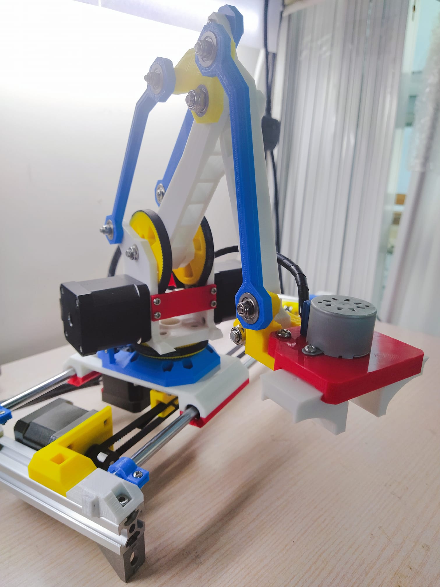 Community Robot Arm