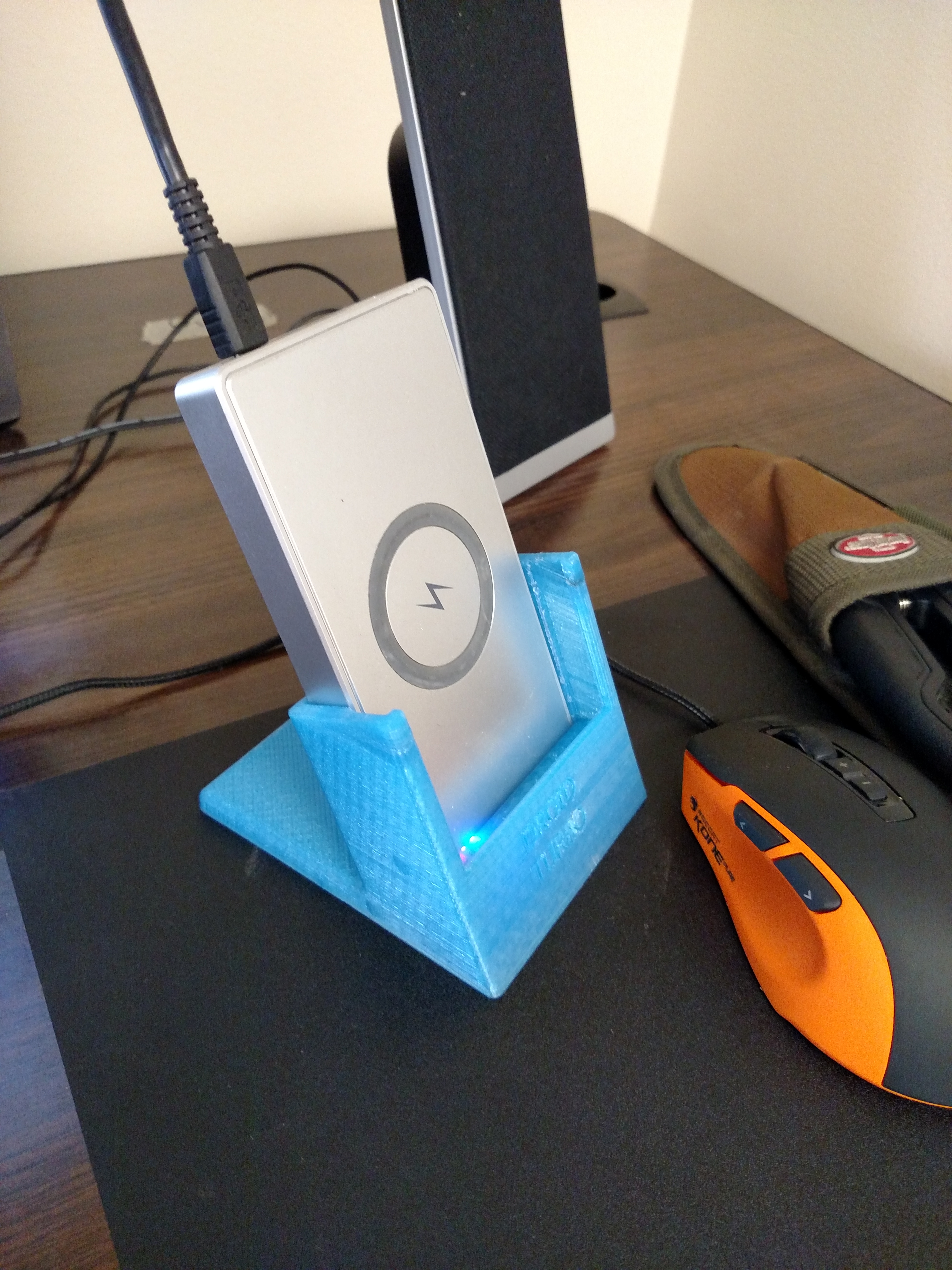 Phone stand for Droid Turbo and LUXA2 TX-P1 Wireless Charger