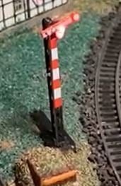 railroading N-scale signal semaphore 