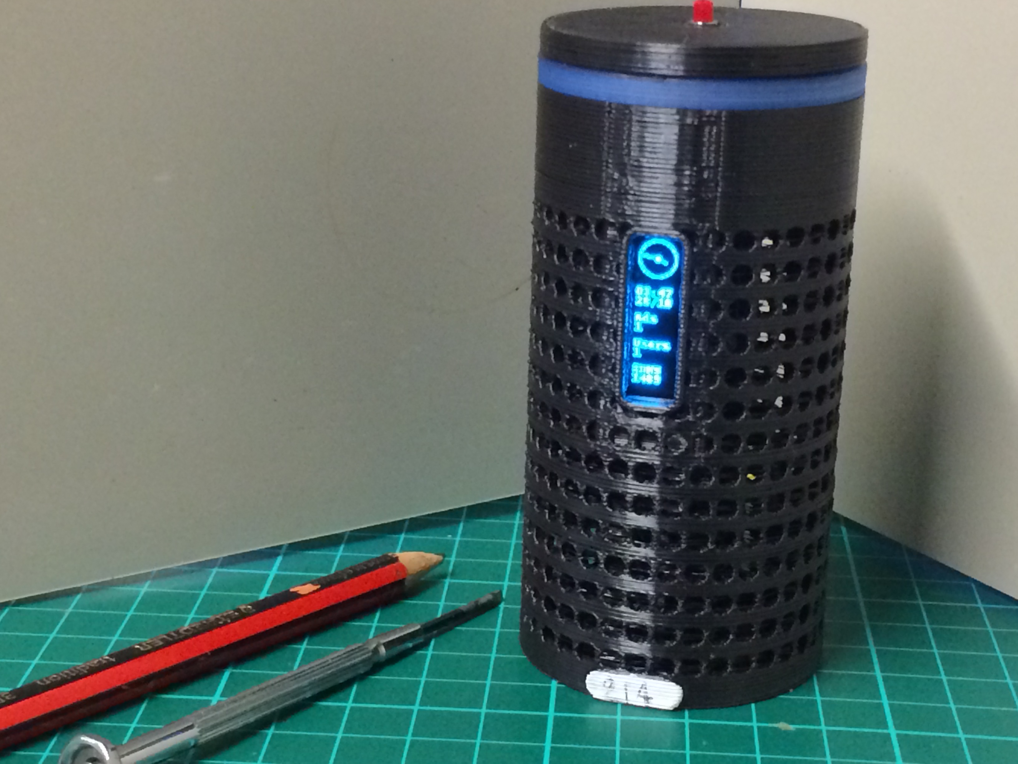 Raspberry Pi Case with OLED SSD1306