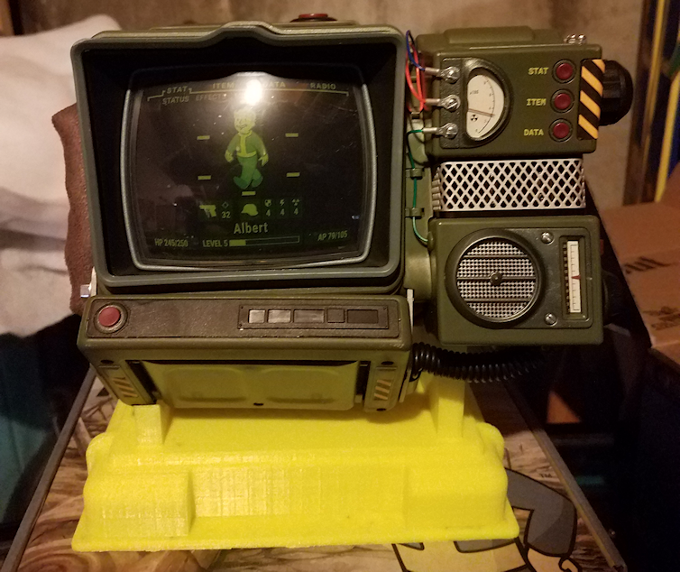 Fallout 76 Pip-Boy 2000 Display Stand
