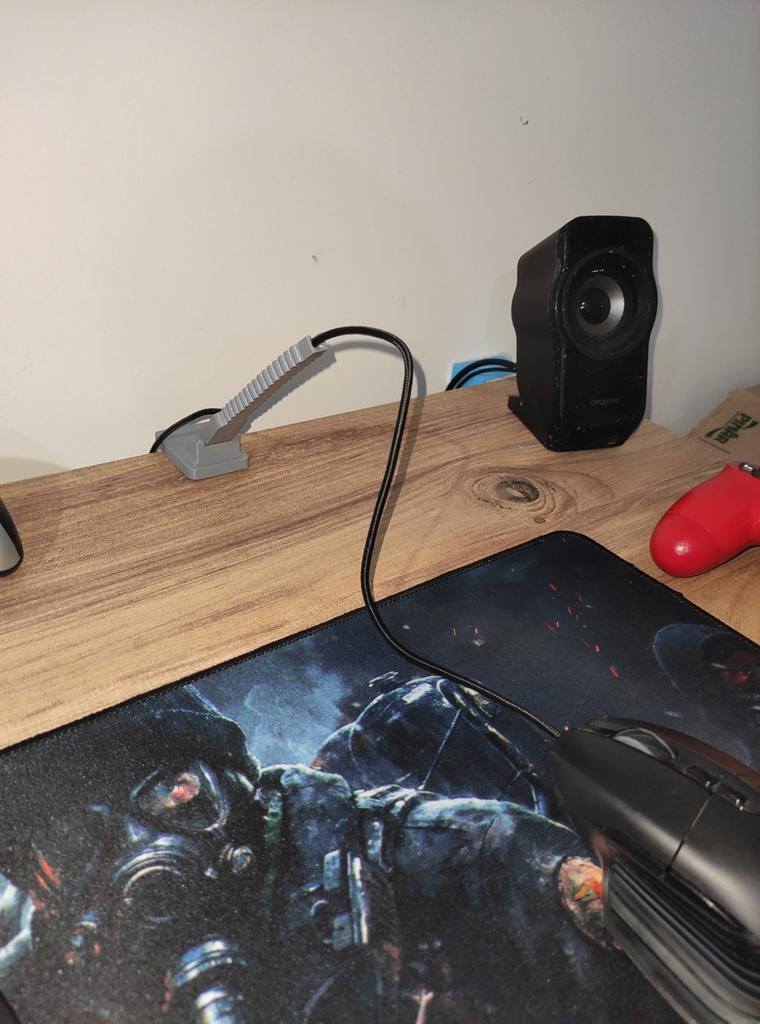 Desk Mount Mouse Bungee Holder / Mount / Clamp