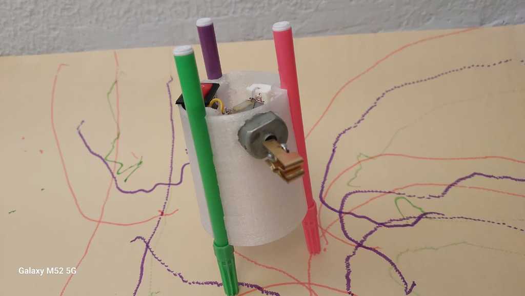 drawing robot powered by a dc motor
