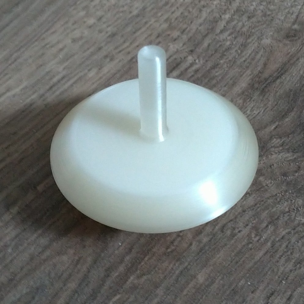 spinning top with string