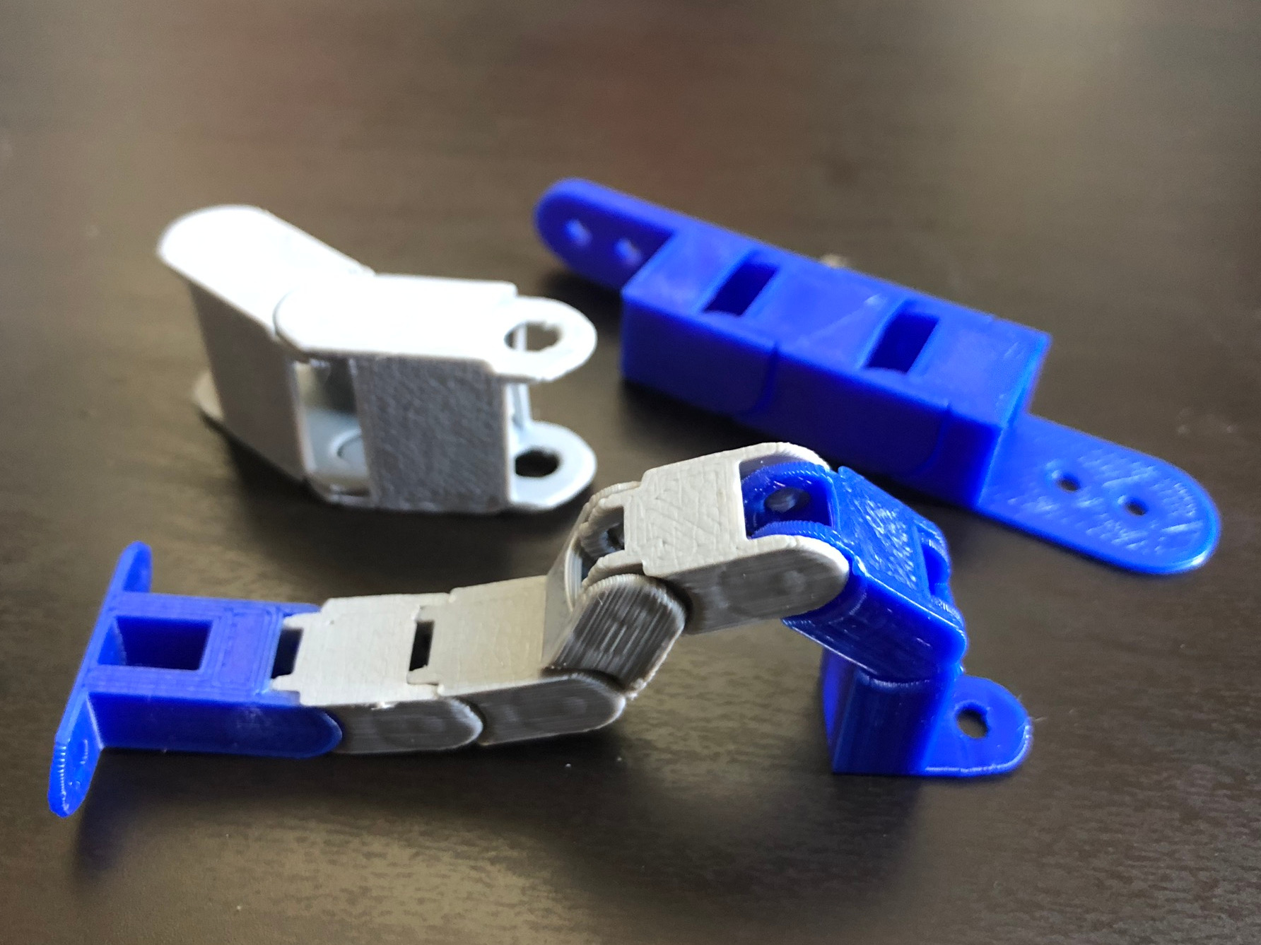 Cable Chain Generator (fully customizable with different sizes, connectors and end pieces)