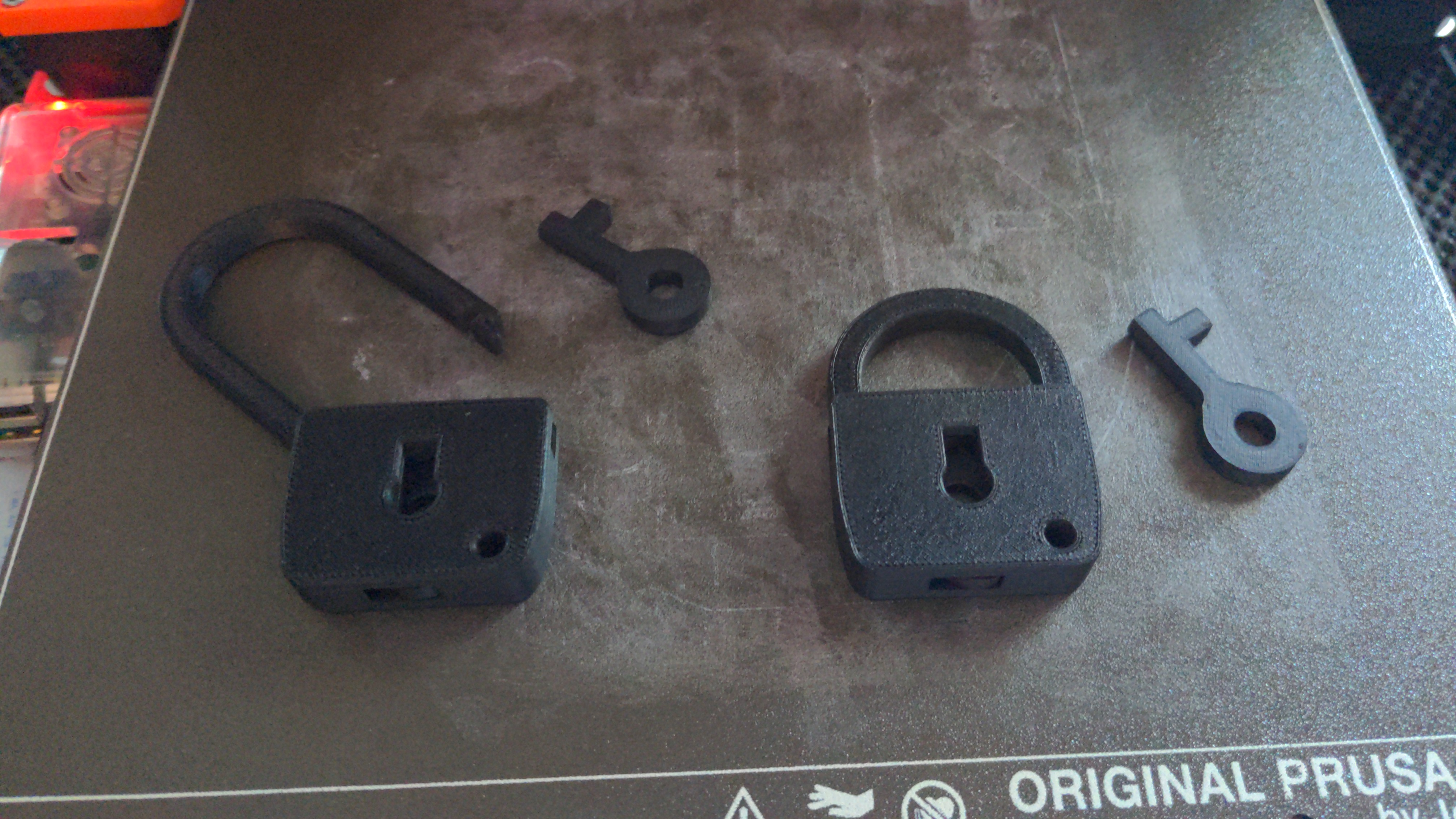 Lock with working mechanism and key