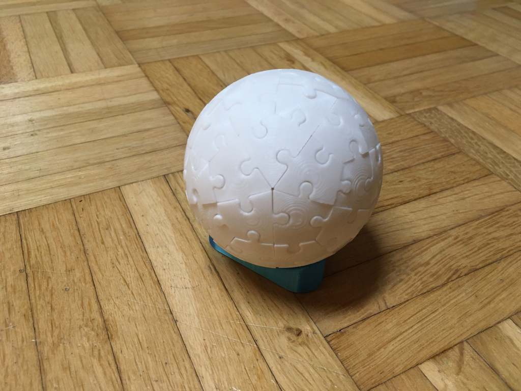 Icosahedron/Dodecahedron based puzzle ball