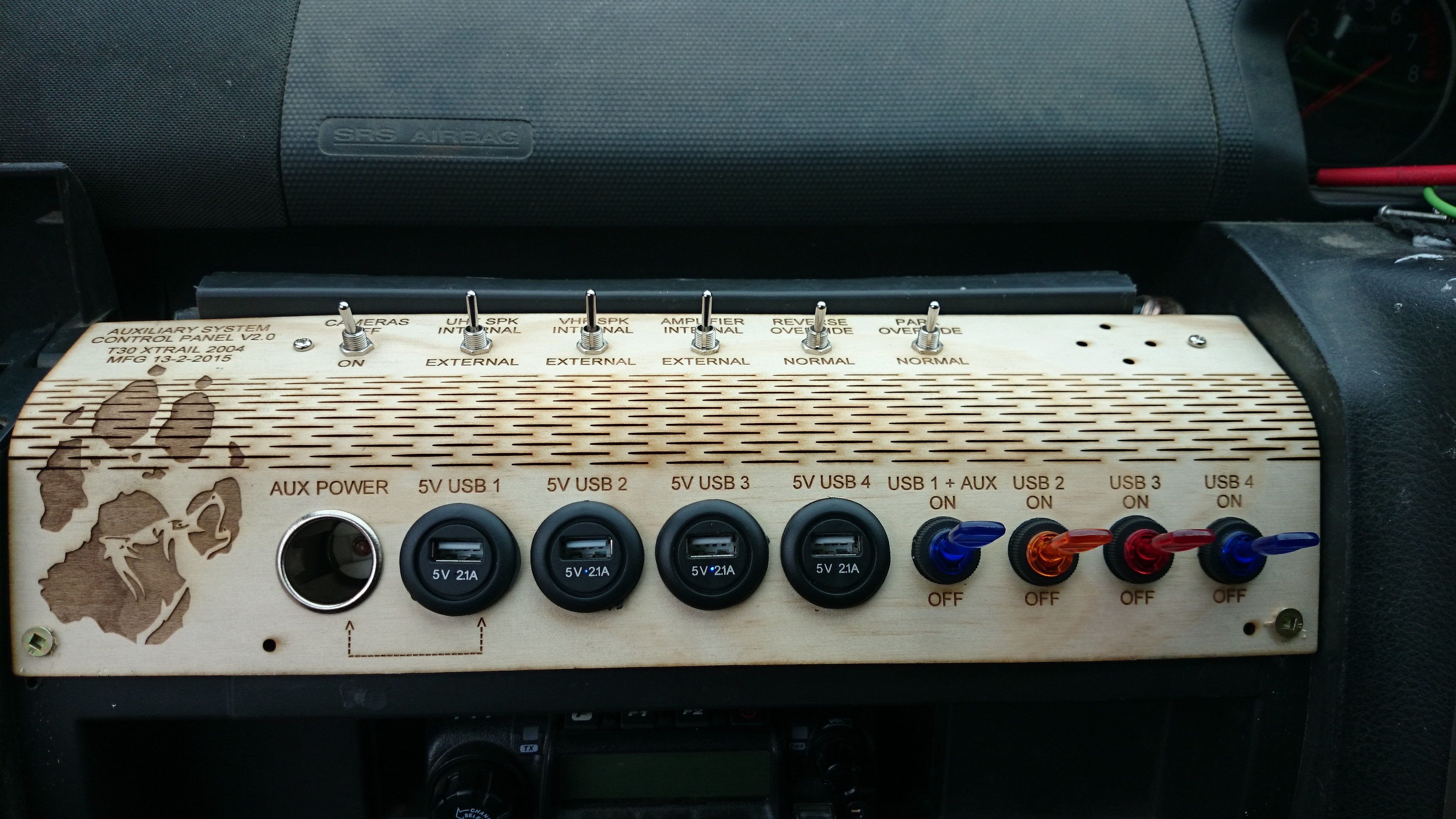 Nissan XTrail T30 Dash replacement - with garmin muvi mount.