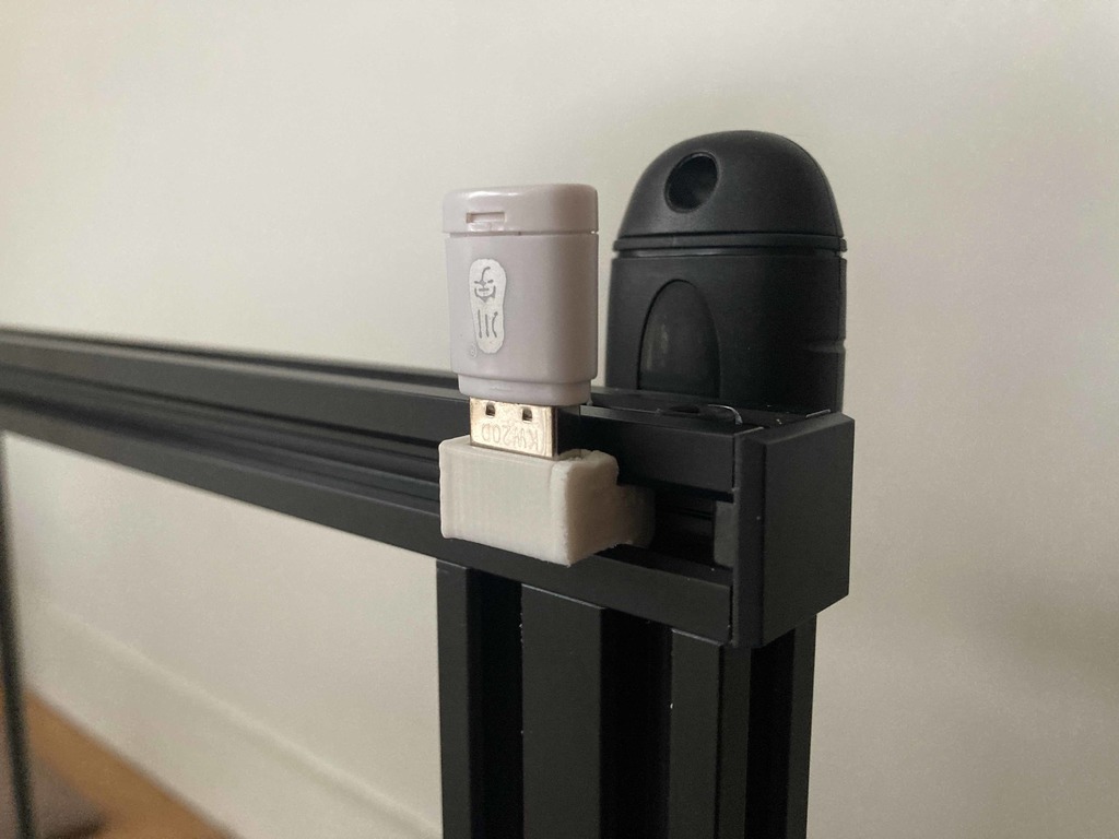 holder for usb to micro sd card