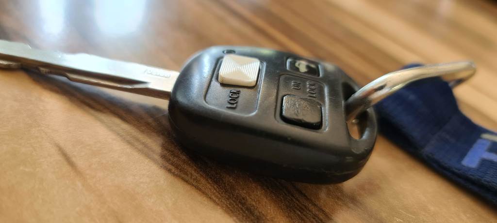 Toyota Avensis Lock Knob Key