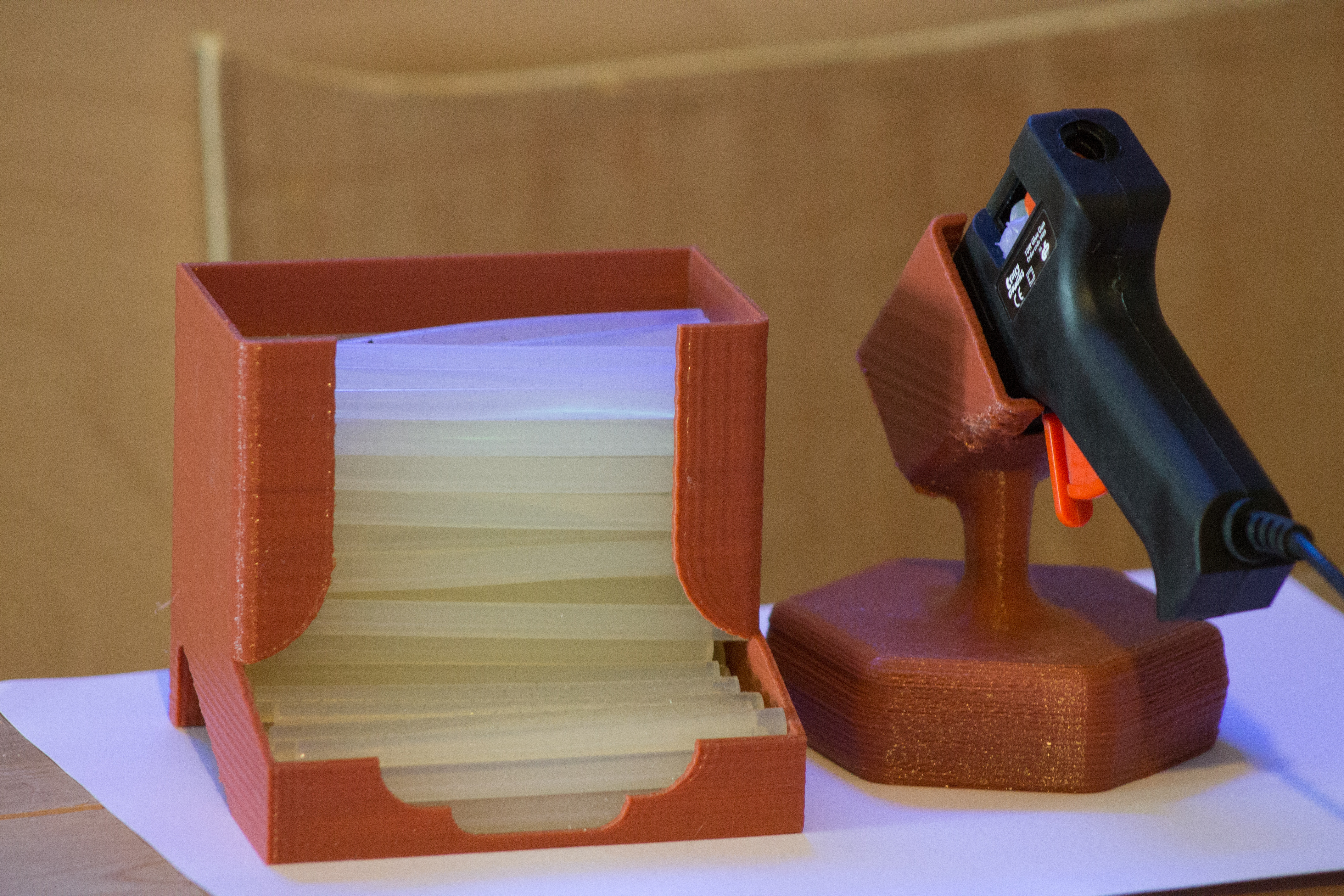 Hot glue dispenser