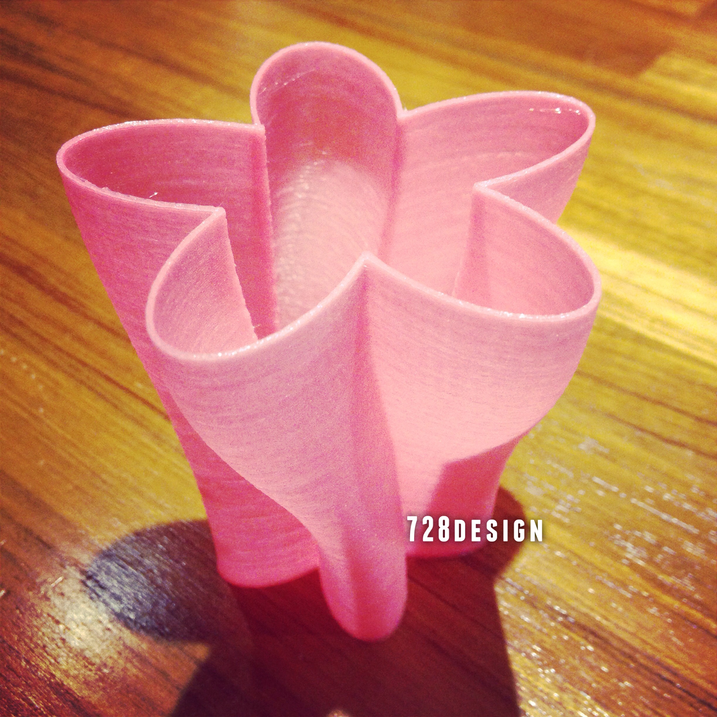 FLOWER TWIST VASE