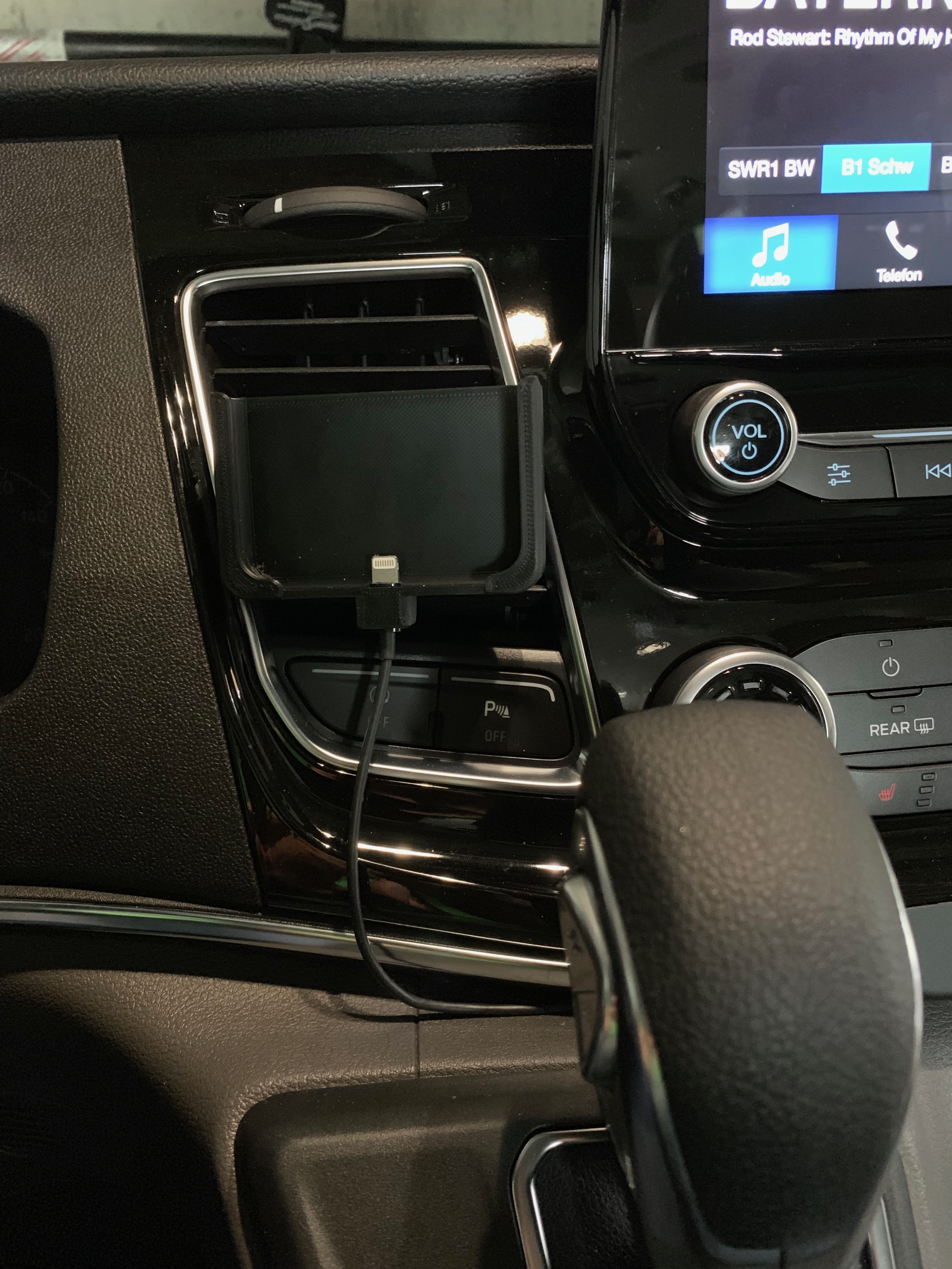 iphone x / xs car mount (for use with org. apple leather sleave)