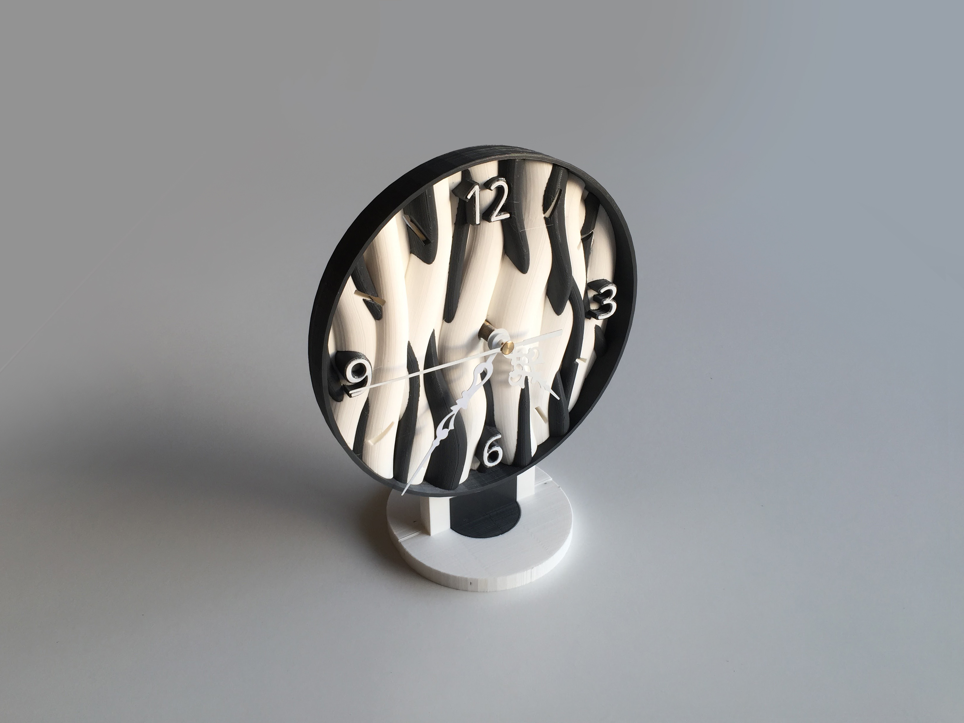 Delanco Clock (2 Color)