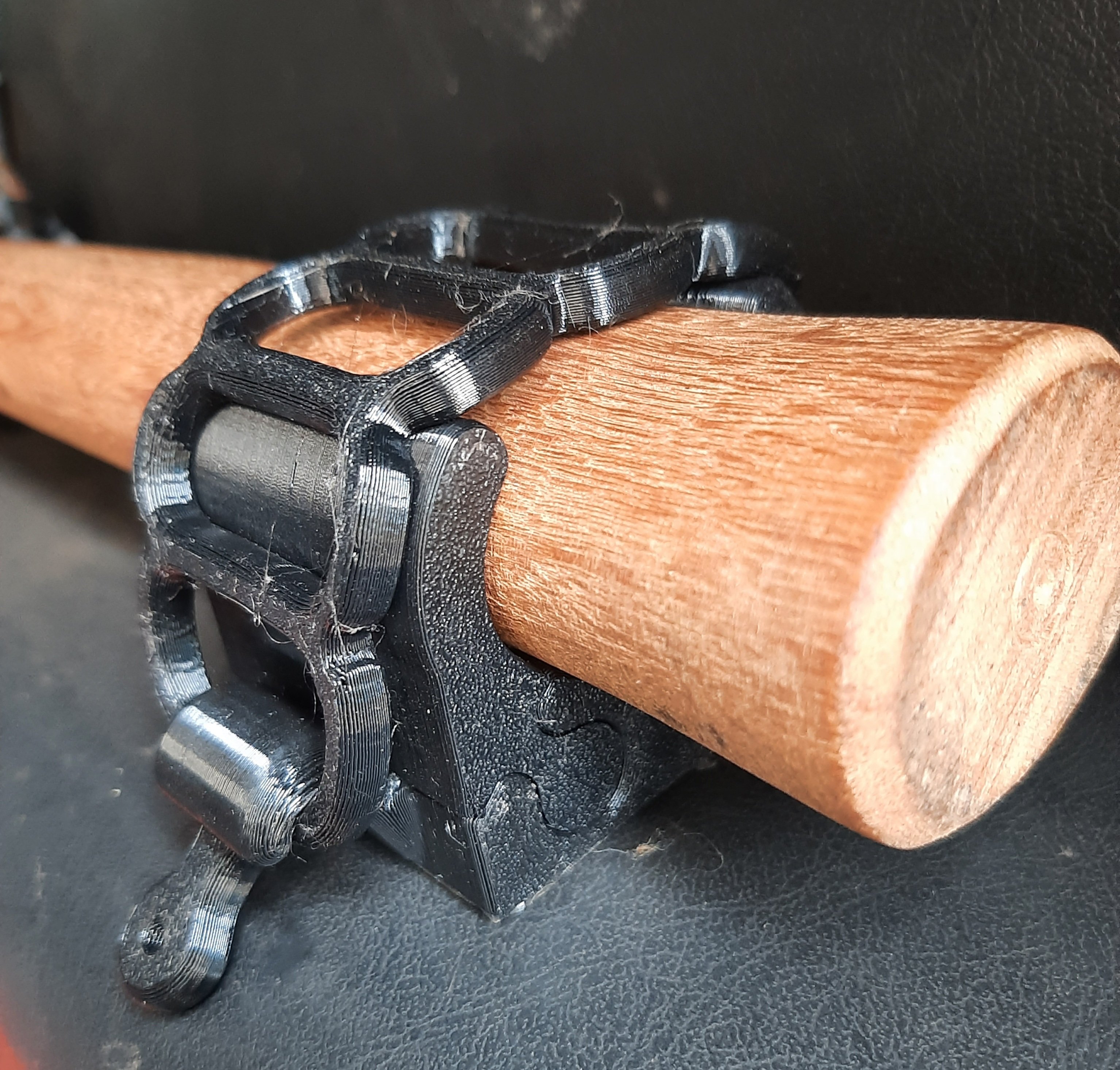 Round objects sturdy holder