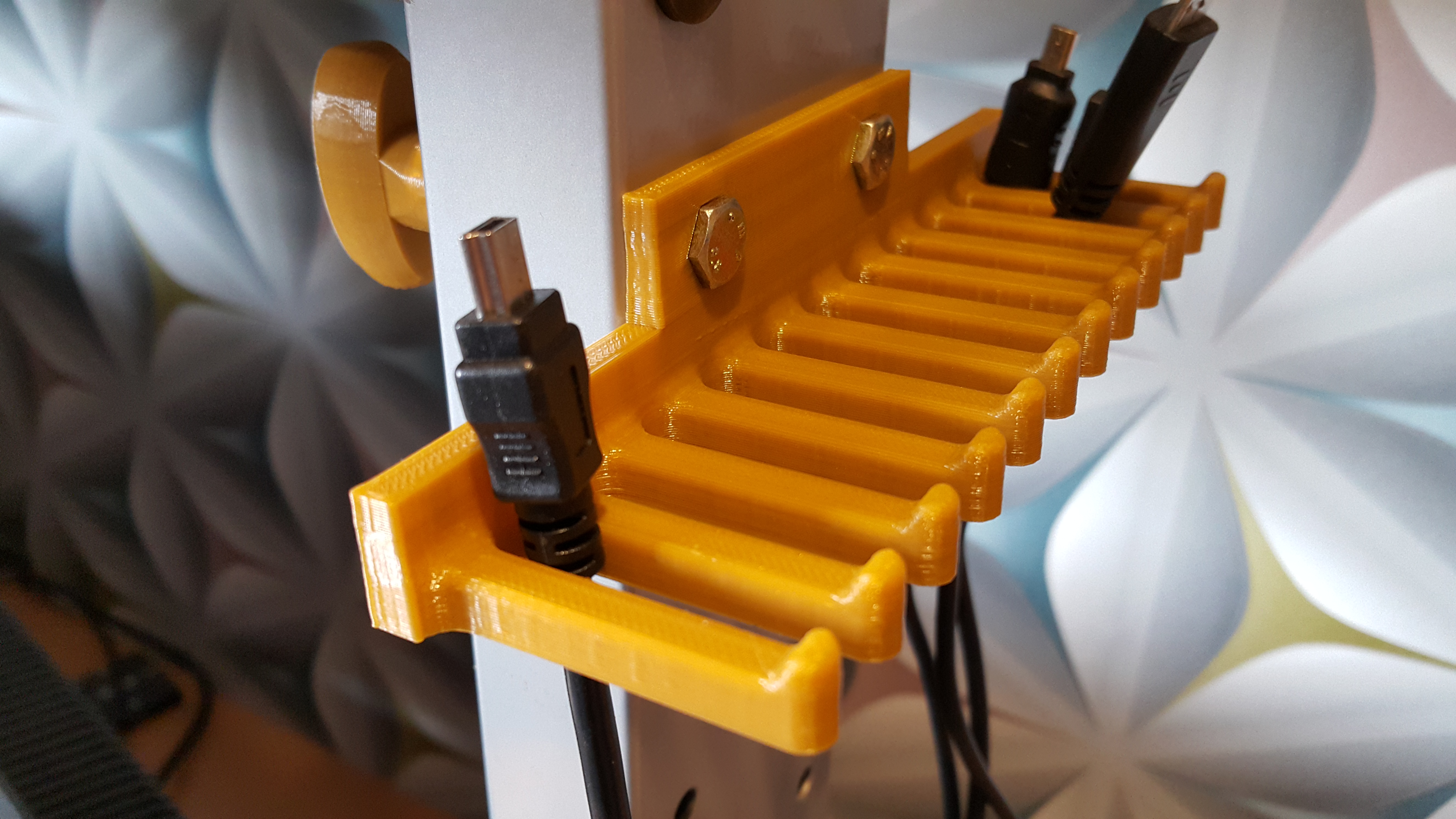 Kabelhalter für IKEA Jerker
