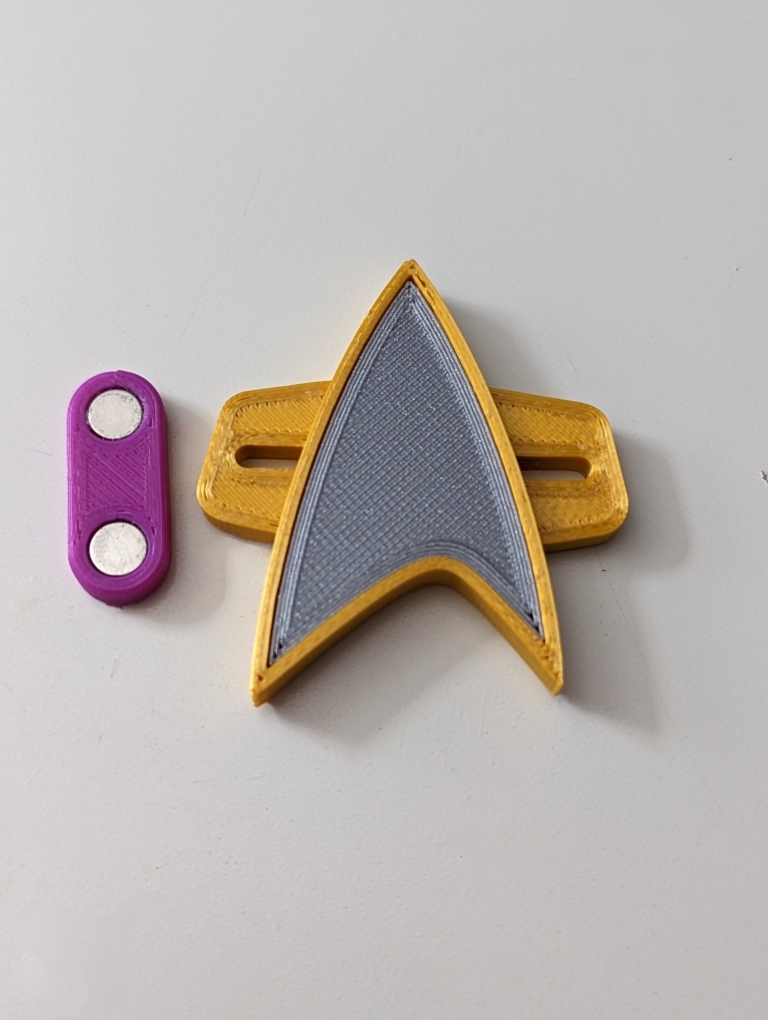 Combadge (Voyager/DS9 Era)