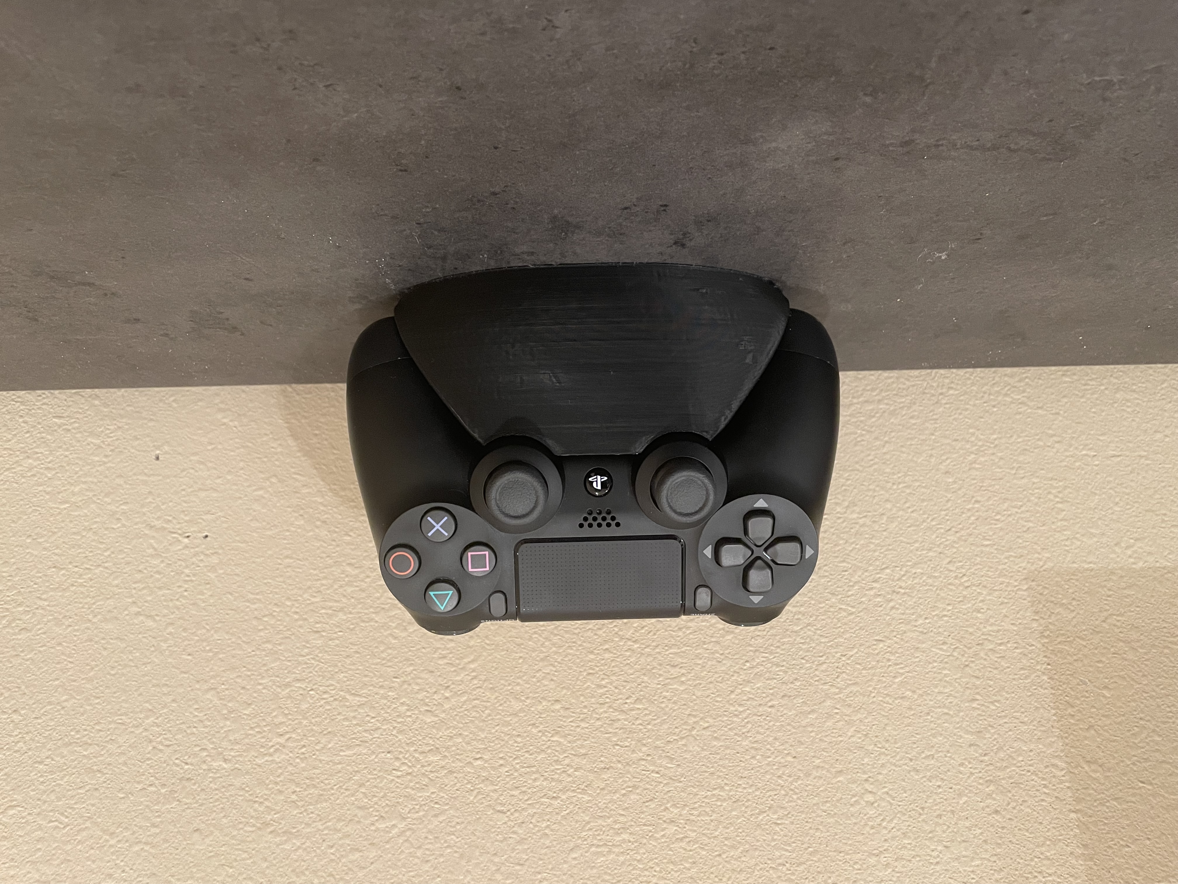 Minimalistic PS4 Controller Stand