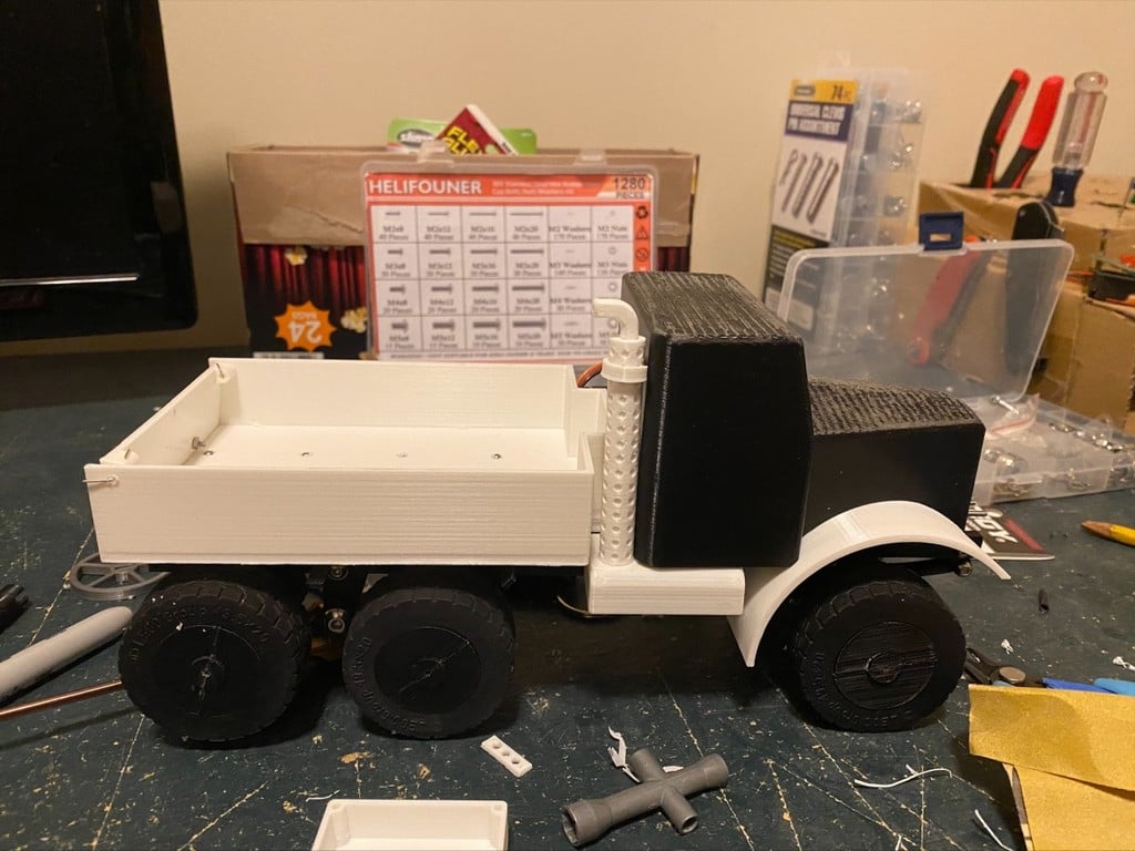 RC 6x6 small scale truck
