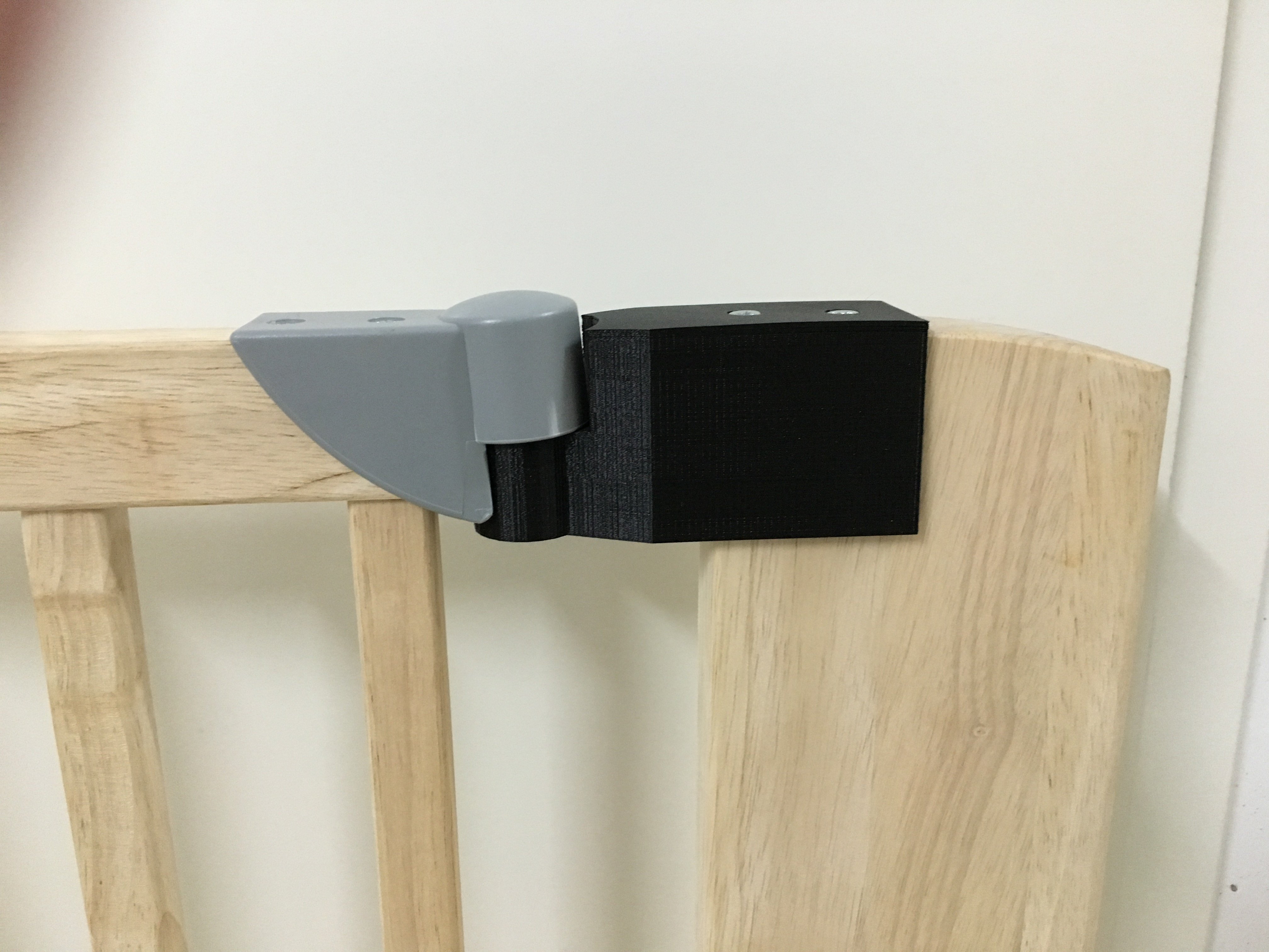 Baby Stair Gate Hinge / Kinderschutzgitter Scharnier