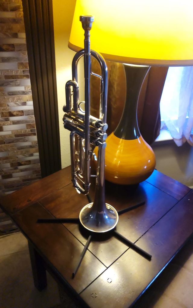 Trumpet Stand ULTIMATE LEG REMIX