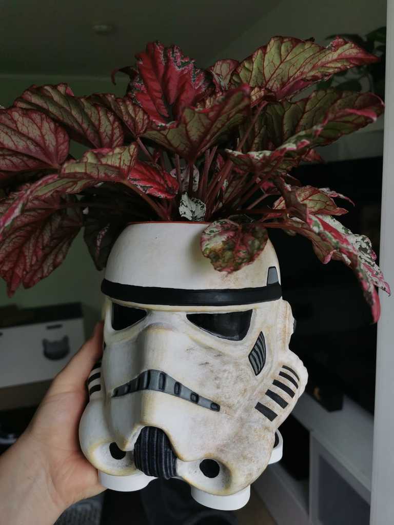 Stormtrooper flower pot with drain holes and saucer