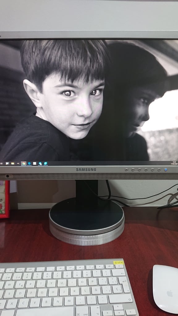 Samsung SyncMaster 215tw 21" Monitor stand