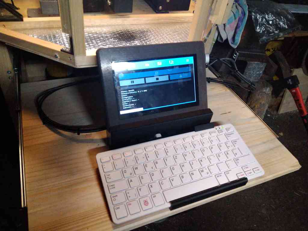 Raspberry Pi 400 Touchscreen Stand