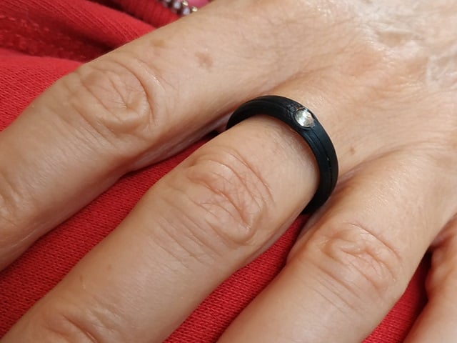 Parametric Ring with Socket for a Rhinestone