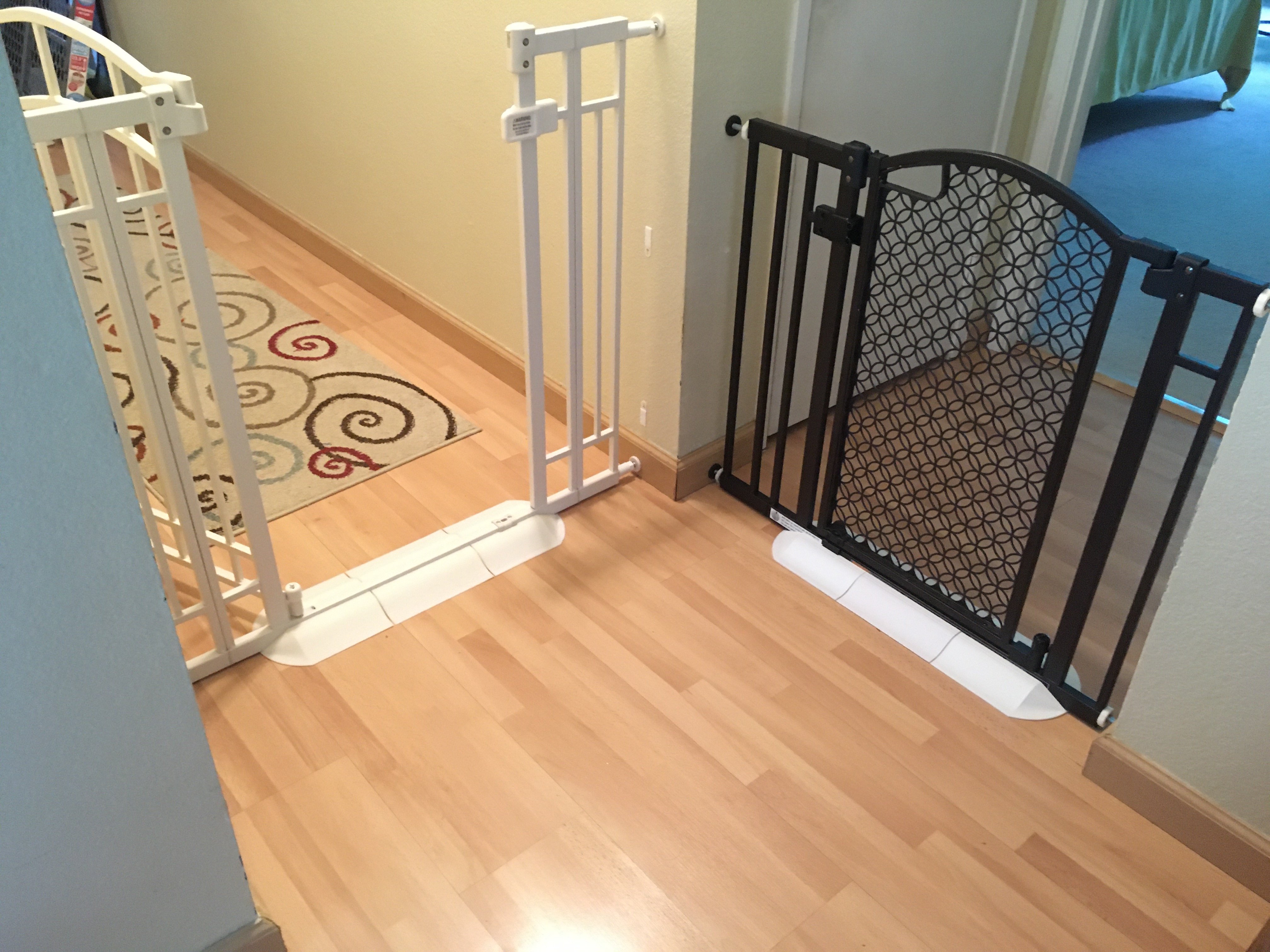 dog (baby) gate, ramp
