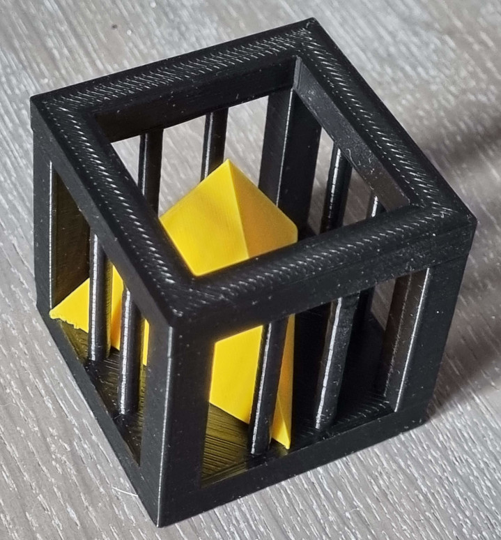 "tetrahedron in grid" puzzle