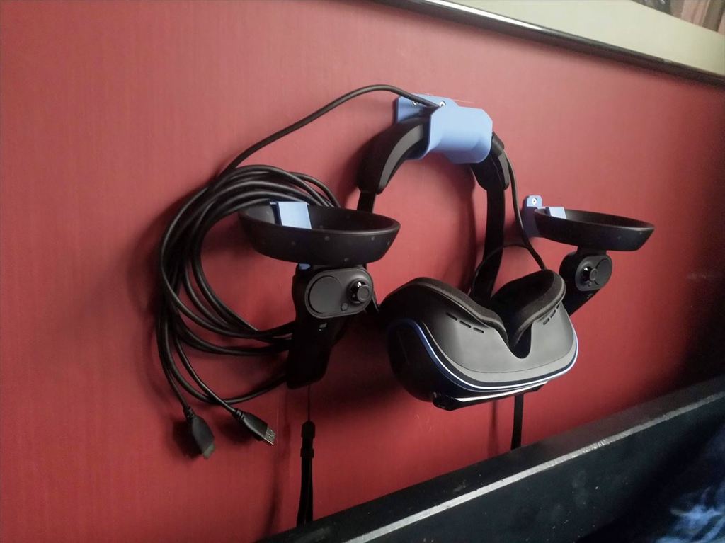 Windows Mixed Reality controllers and headset wall mounting hooks