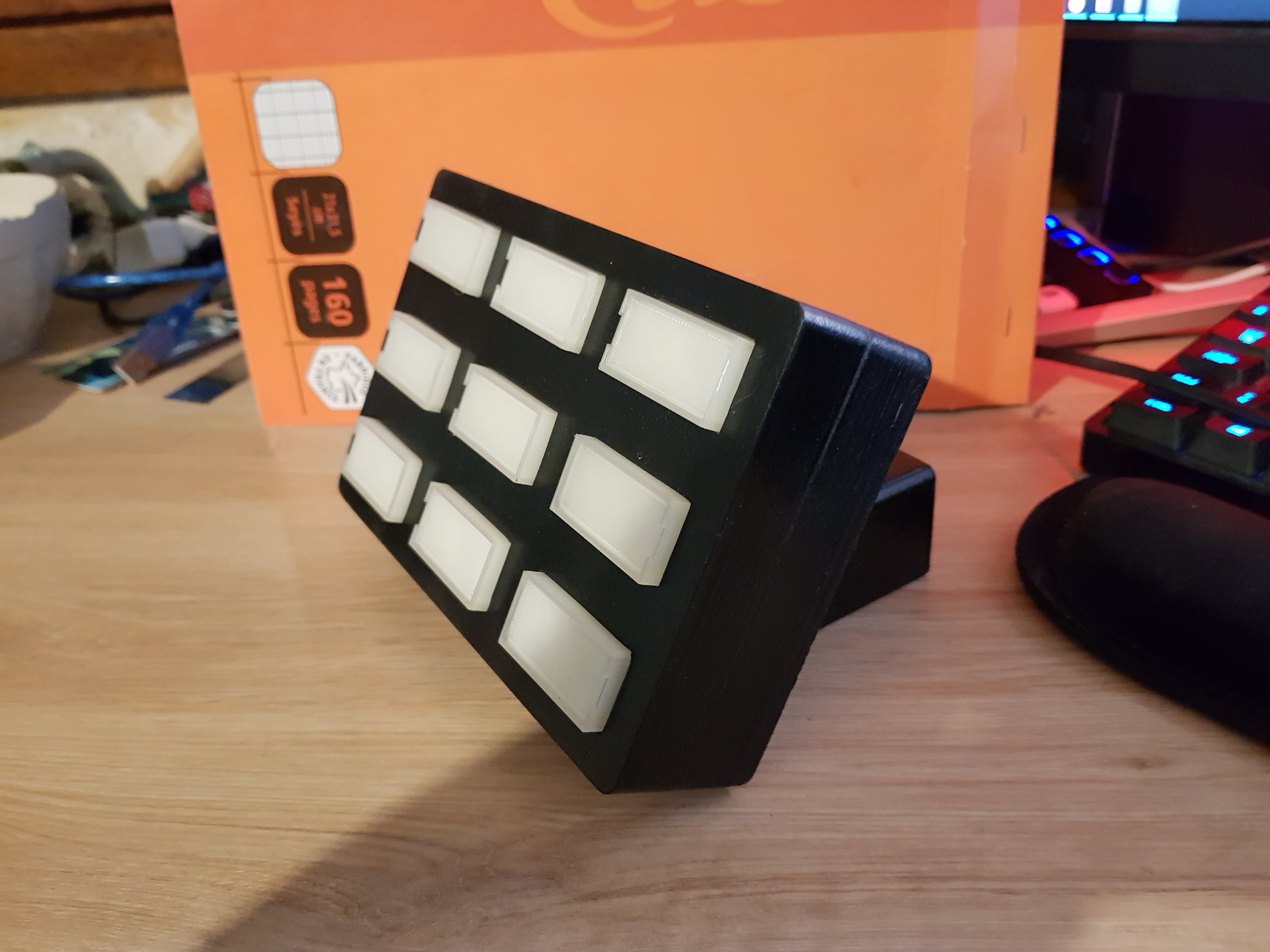 Stream Deck DIY ( Launch pad )