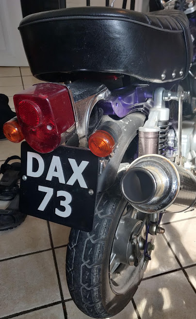 Honda Dax 73 nummerplade