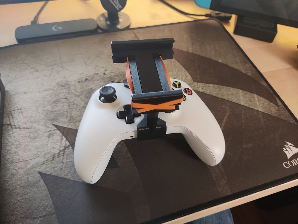 XBOX One Controller Phone Holder