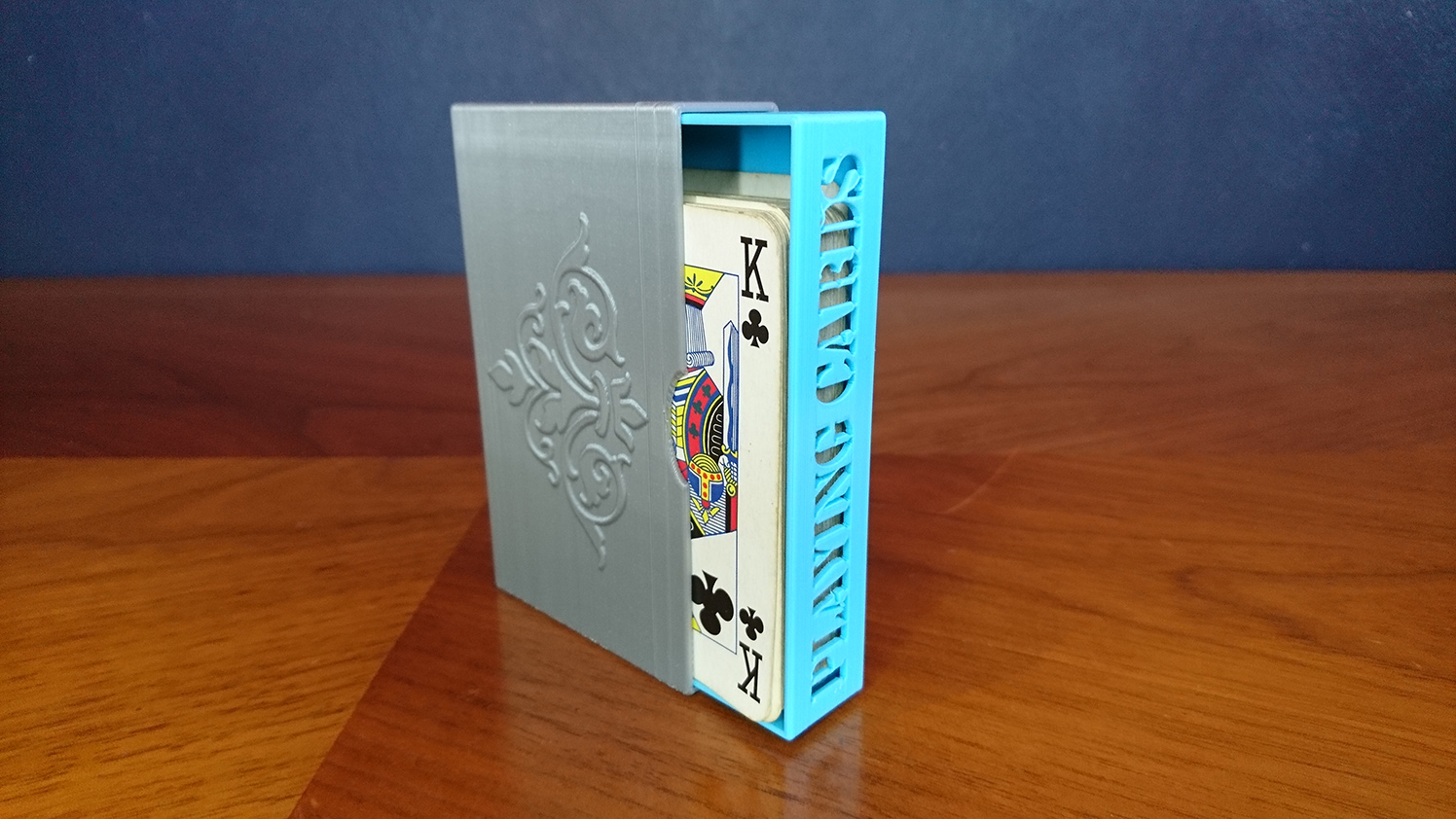 Playing cards holder