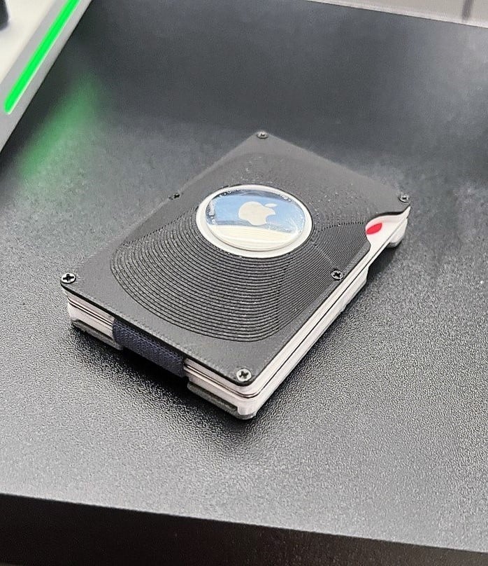 The Apple Airtag Wallet