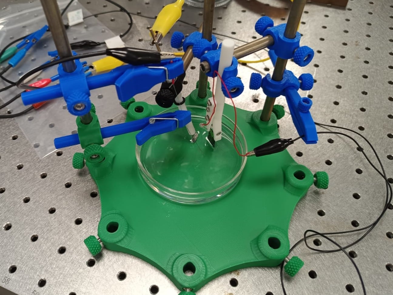 Modular holder system (3rd hand / lab stand)