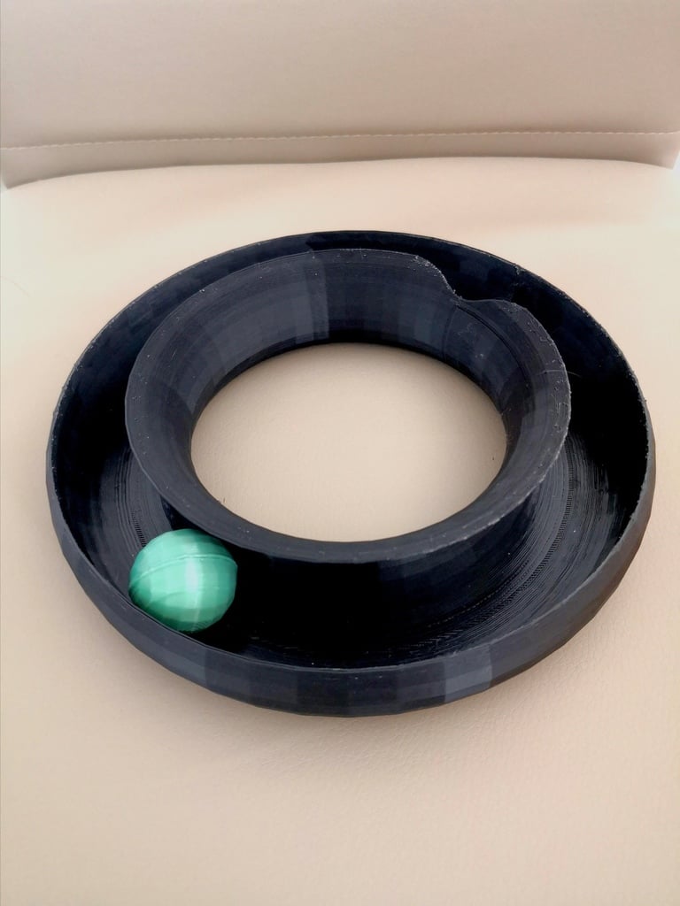Cat toy - circle circuit with ball
