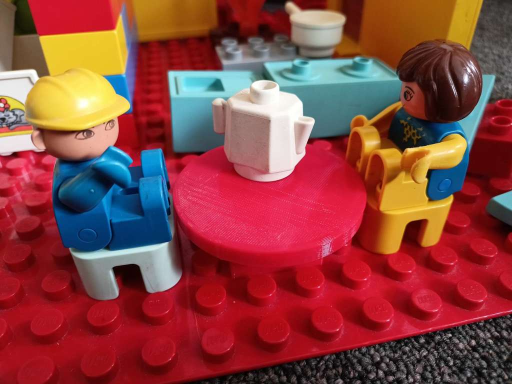 Duplo compatible dining table