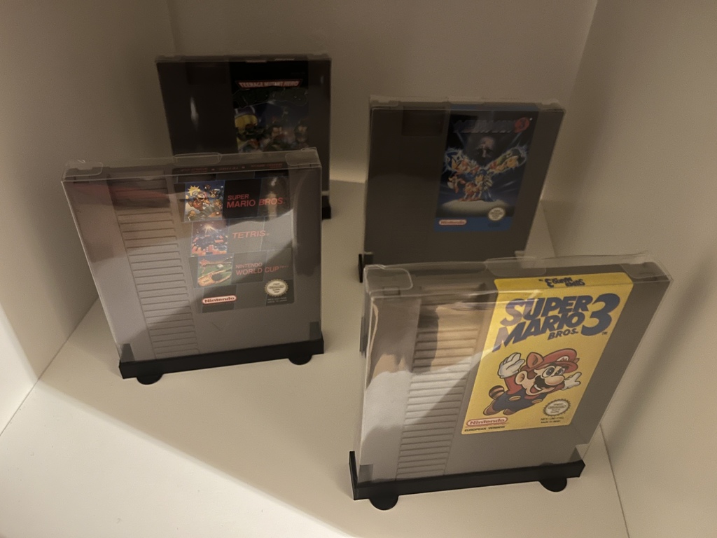 NES Cartridge Stand for clear case