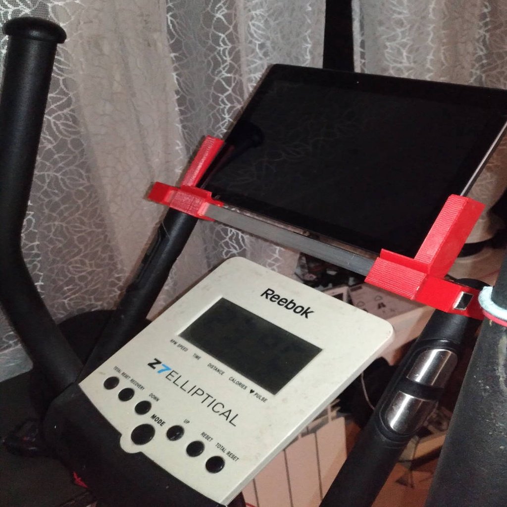 Cross trainer tablet mount