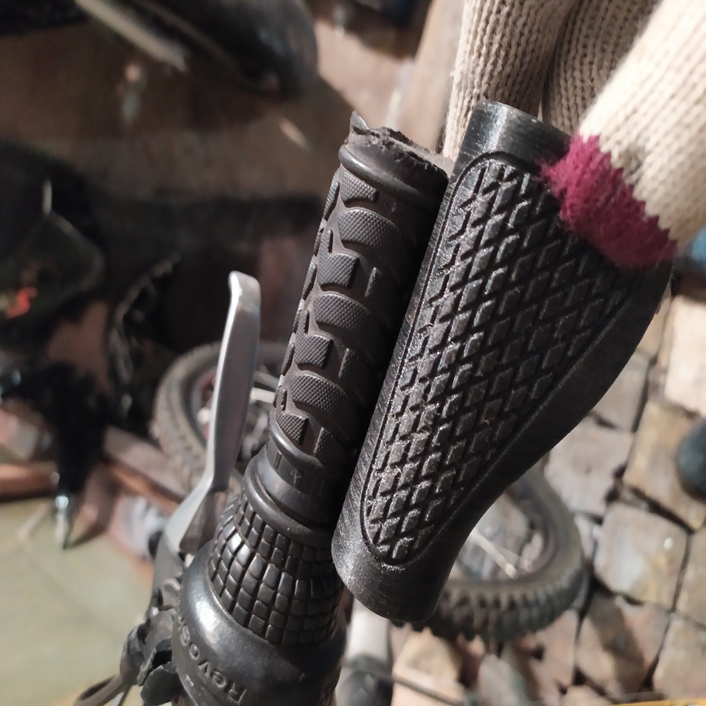 Customized bike handle grip with restpads for 24mm wheelbar. 