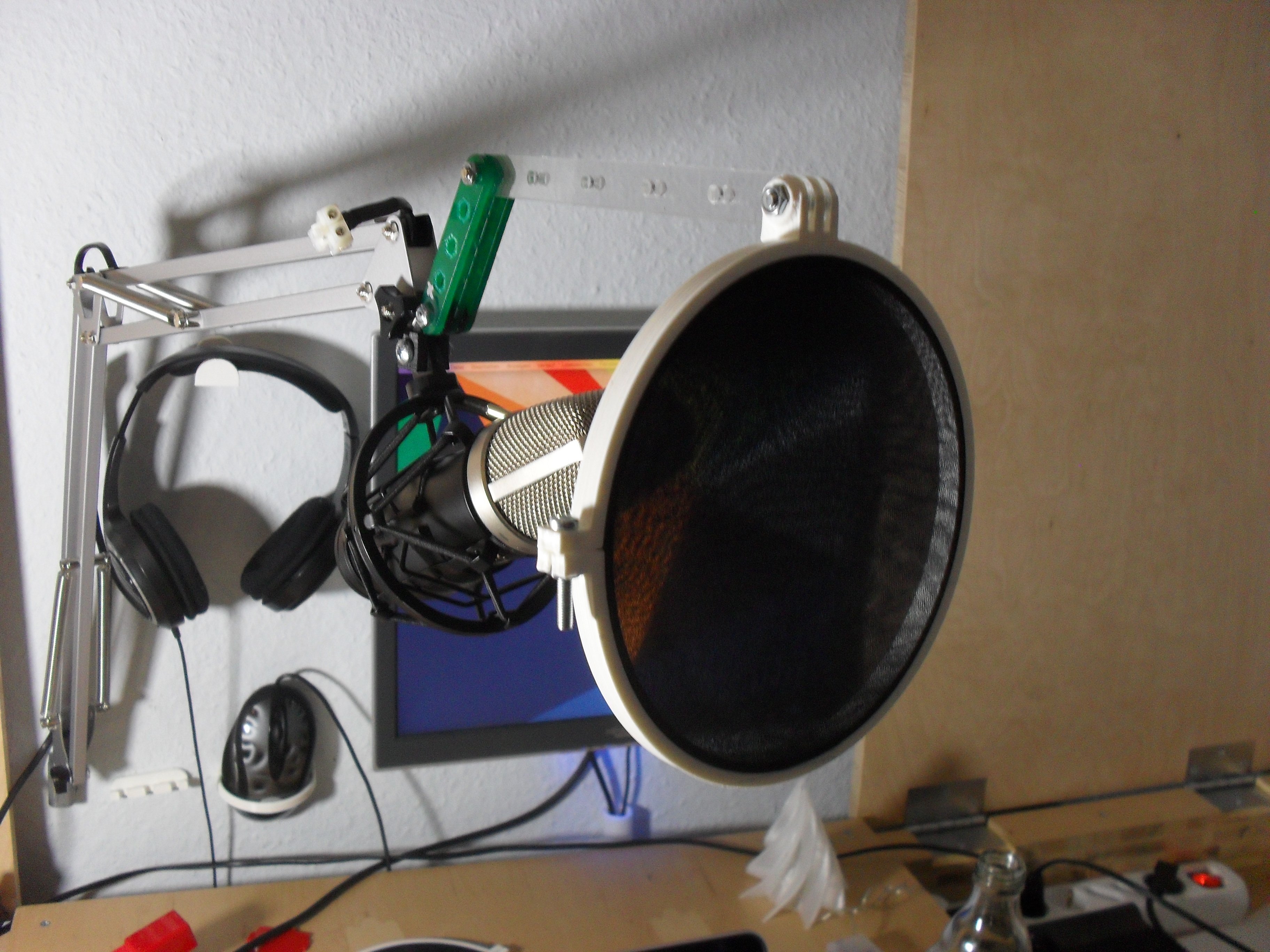 Pop filter/Wind screen (with optional GoPro mount)