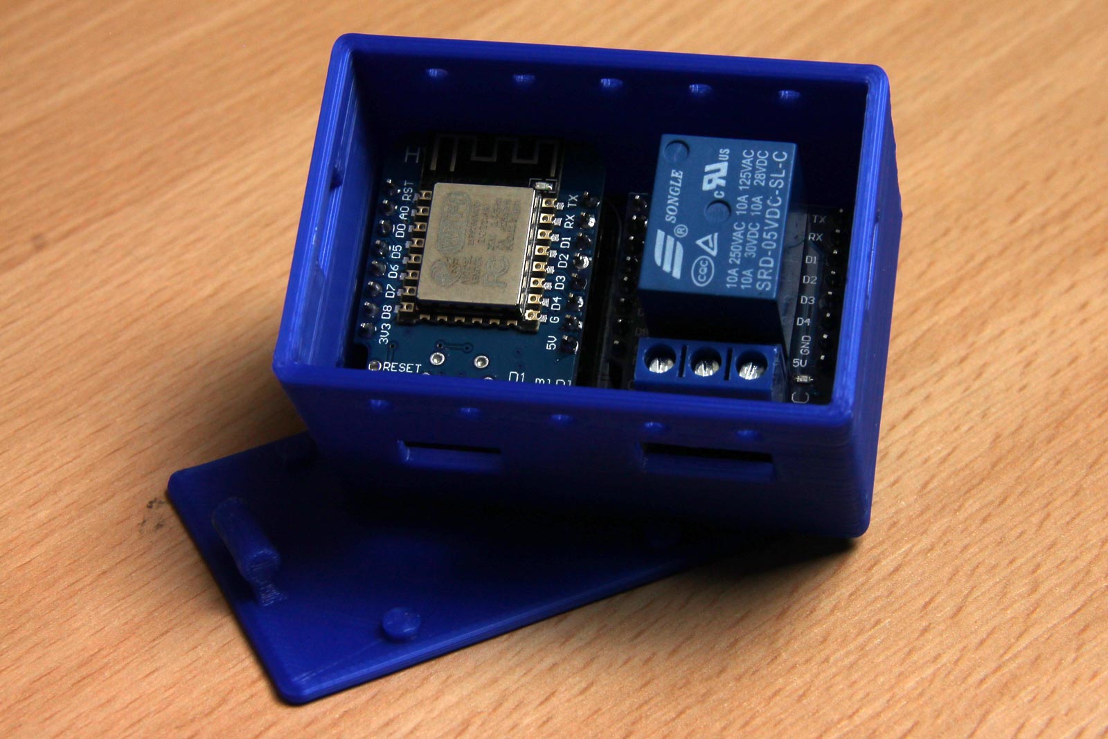 Simple Housing for ESP8266 and additional modules