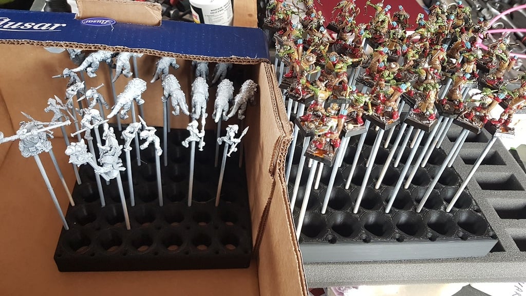 Miniature painting stand for skewers