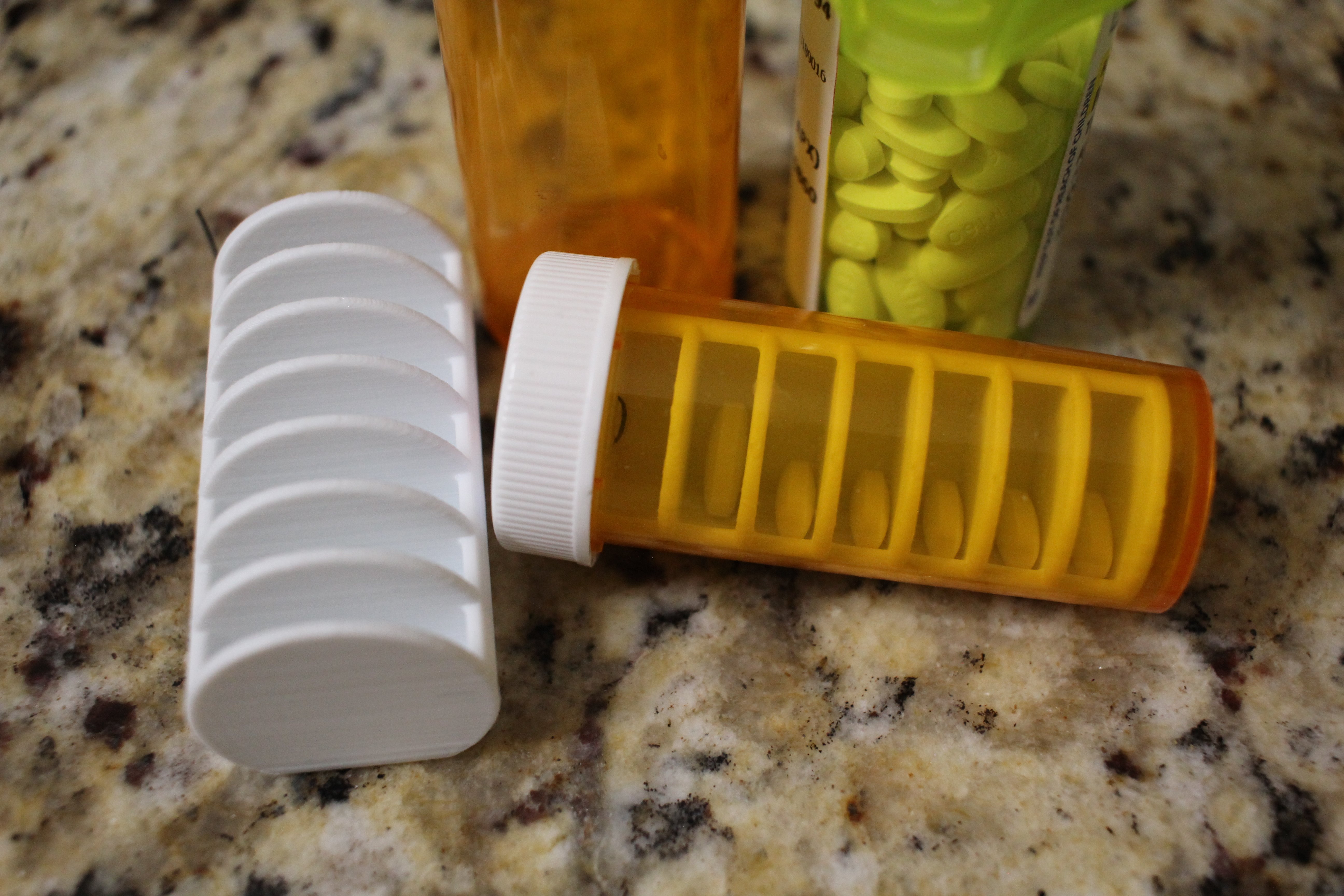 Pill container 7 day divider