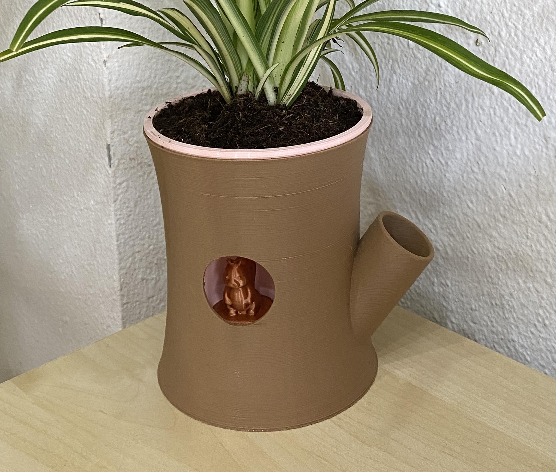 Log & Squirrel - Self-watering planter