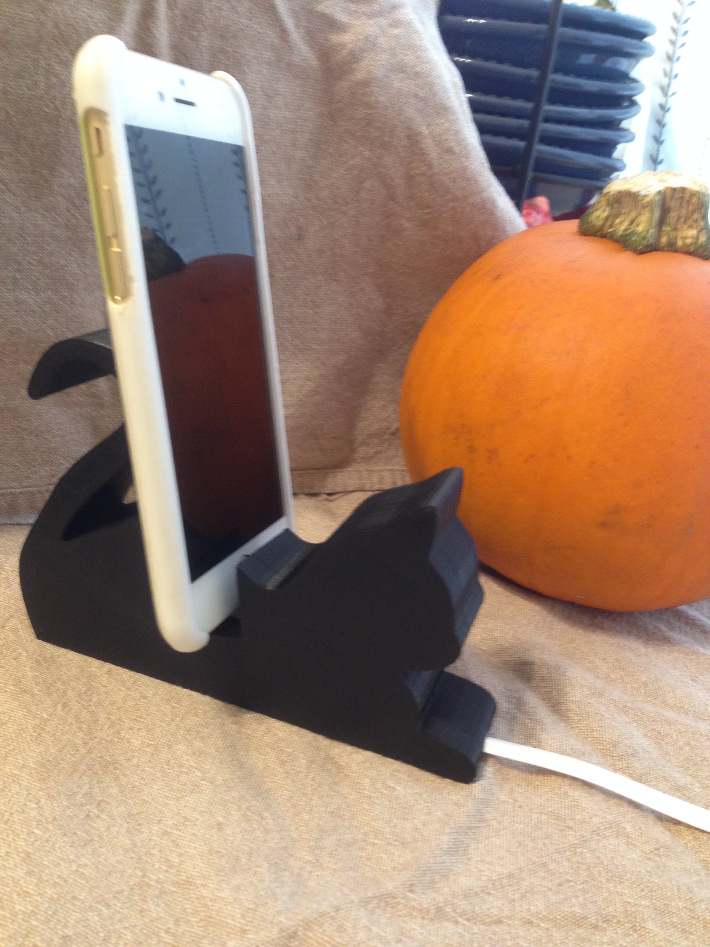 Cat phone/tablet stand